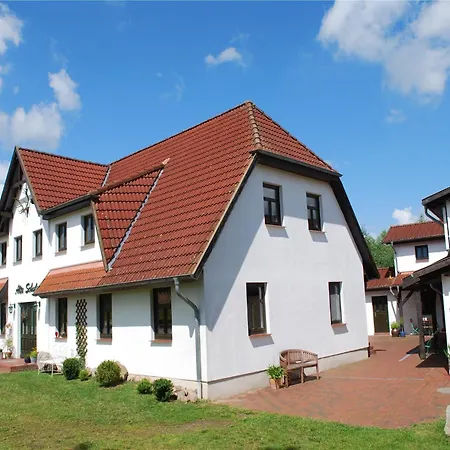 Geraeumige In Dargun Mit Pool, Cleaning Included Barlin